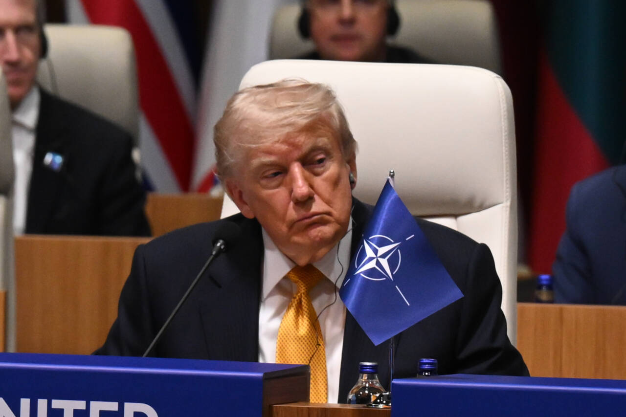 Trump, Türkiye’de Şara ile görüştü: ‘Suriye terör listesinden çıkacak’ ABD Başkanı Donald Trump ve Suriye Cumhurbaşkanı Ahmed Şara, 36.