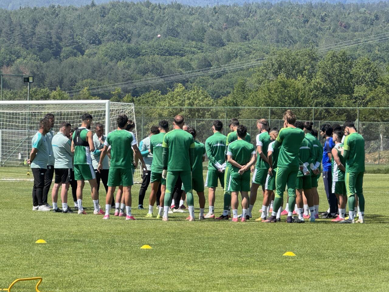 Bursaspor'un hocası Mustafa Er'den Bolu'da transfer mesajı 2 aa 20260713 41963129 41963123 bursasporyenisezonhazirliklariniboludasurdurdu