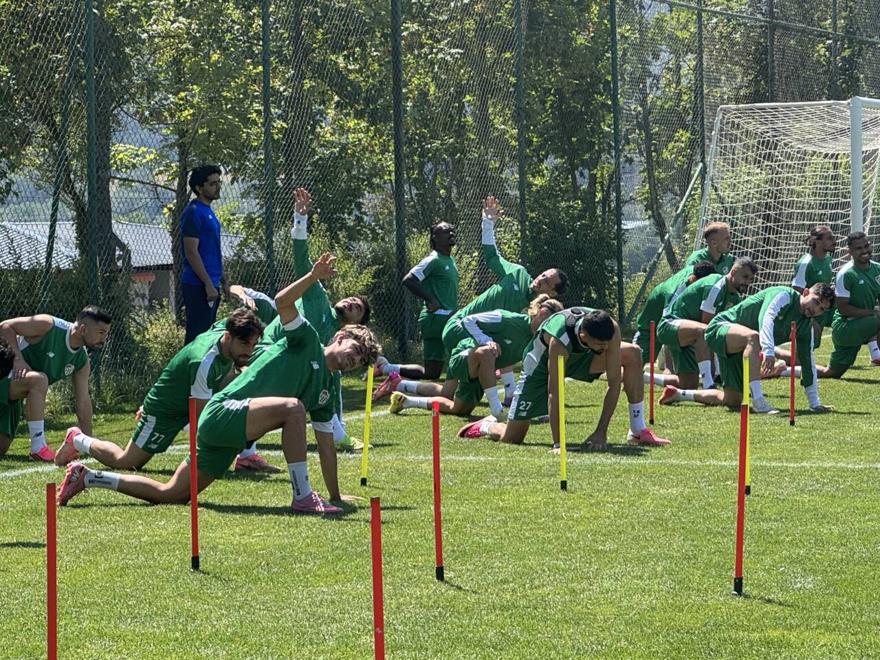 Bursaspor'un hocası Mustafa Er'den Bolu'da transfer mesajı 4 aa 20260713 41963129 41963124 bursasporyenisezonhazirliklariniboludasurdurdu