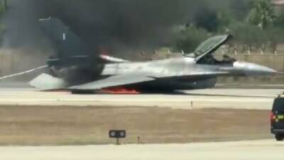Yunanistan’da teknik arıza nedeniyle acil iniş yapan F-16 savaş uçağı