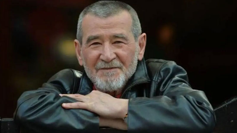 Usta şair Ahmet Telli hayatını kaybetti Türk edebiyatının usta şairi Ahmet Telli, 80 yaşında hayatını kaybetti.
