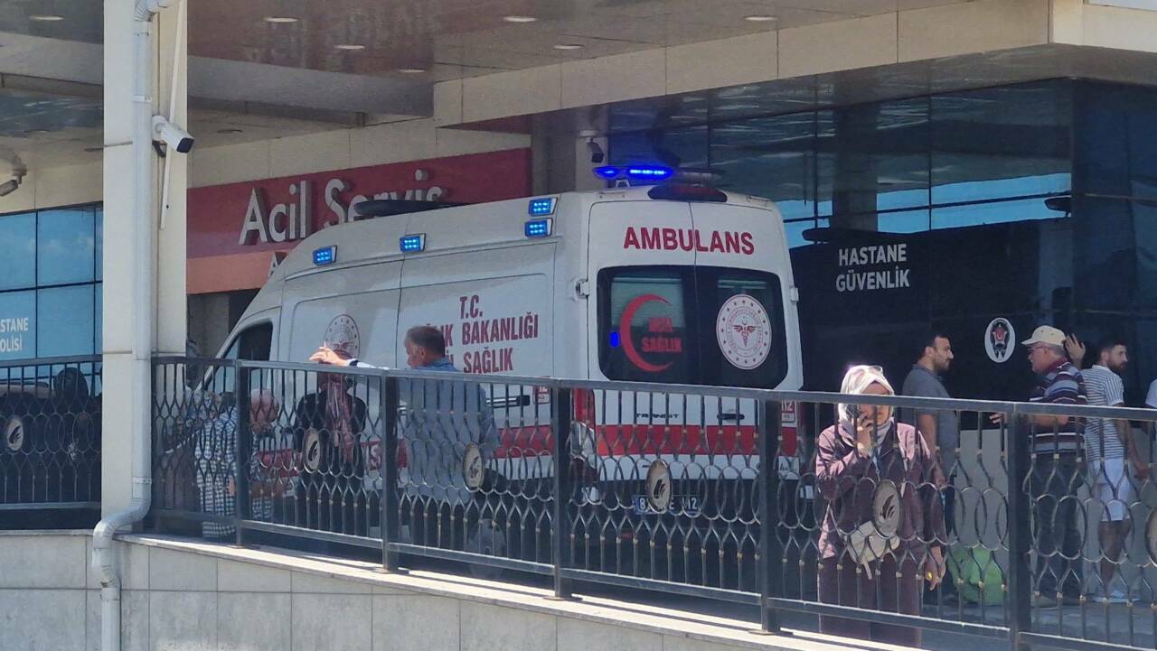 Akraba kavgası kanla bitti 1 akraba kavgasi kanla bitti 7bca517b34c8