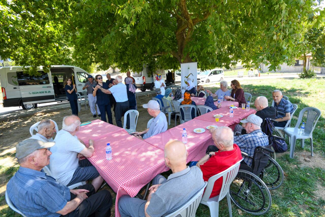 Osmangazi’den alzheimer hastalarına anlamlı etkinlik 3 Osmangazi’den Alzheimer Hastalarına Anlamlı Etkinlik