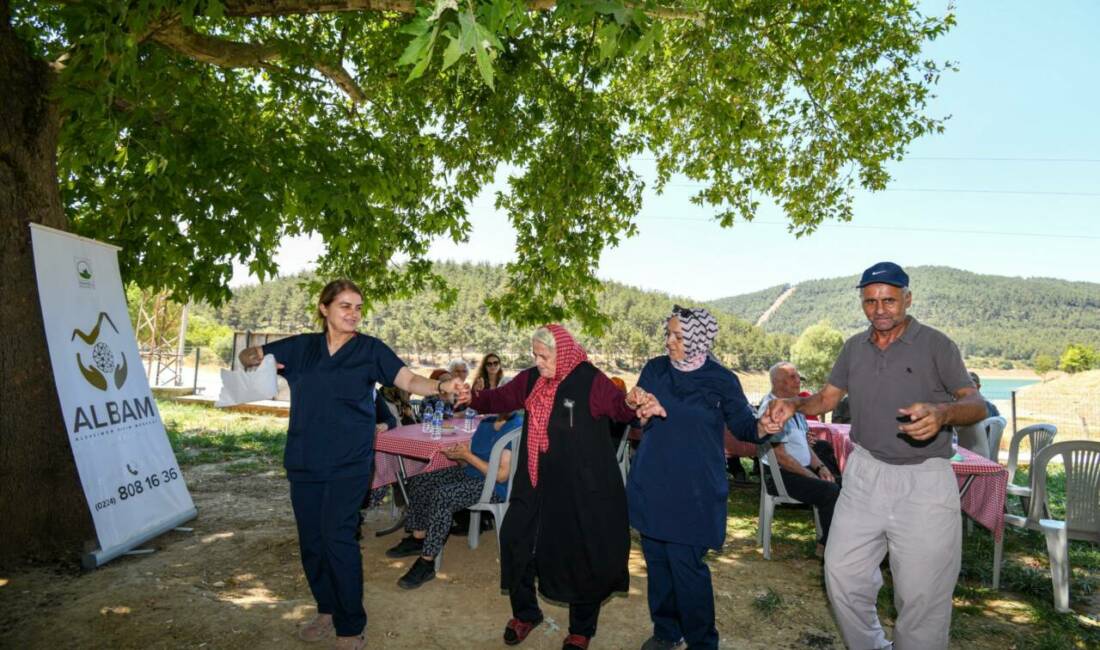 Osmangazi’den alzheimer hastalarına anlamlı etkinlik Sosyal belediyecilik anlayışıyla toplumun her kesimine dokunan Osmangazi Belediyesi, Alzheimer
