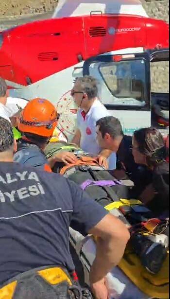 Katliam gibi kaza: 5 ölü 3 antalyada otomobil ucuruma yuvarlandi 5 olu 2 yarali 8f436e493ced