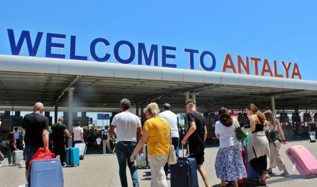 Antalya’ya yabancı turist akını Dünyanın önemli turizm merkezlerinden Antalya'da turizm sezonu hareketlendi. Yıl başından