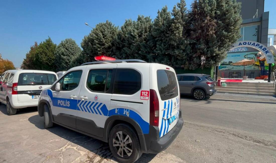Bursa’da aquaparkta dengesini kaybederek yaklaşık 10 metre yüksekliğindeki kaydıraktan toprak