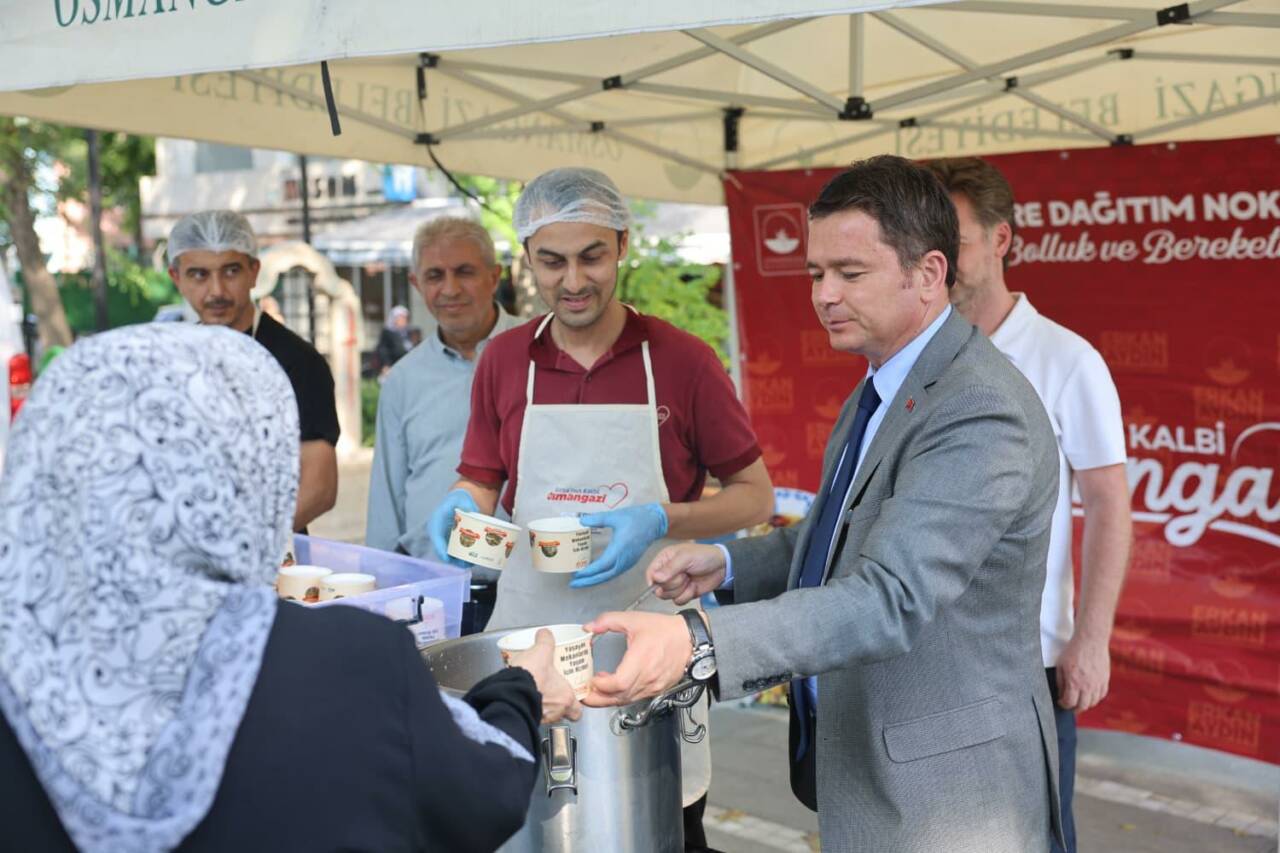 Bursa'da Muharrem Ayı bereketi: Kazan kazan aşure ikramı 1 Osmangazi’de Muharrem Ayının Bereketi Yaşandı (Görüntülü)