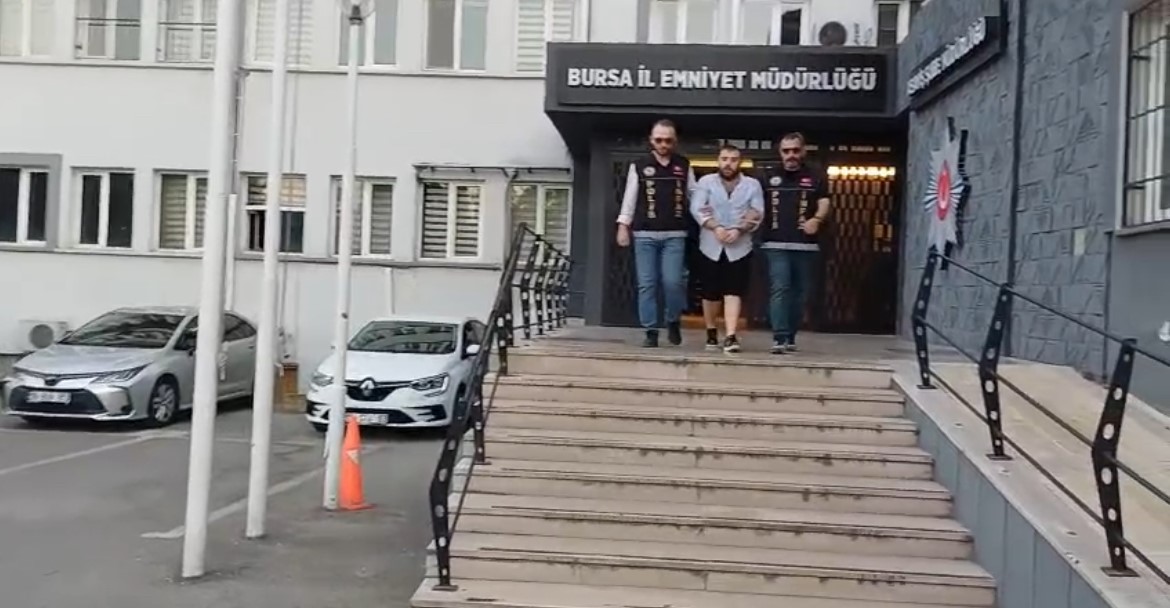 Bursa’da 17 yıl hapis cezasıyla aranan hükümlü bakın nerede yakalandı Bursa’da hakkında "Uyuşturucu veya Uyarıcı Madde Ticareti Yapma" suçundan 17