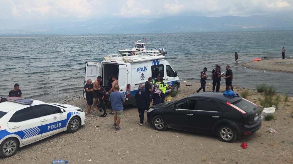 Bursa'nın İznik gölünde kaybolan iki gençten acı haber 4 aw73976804