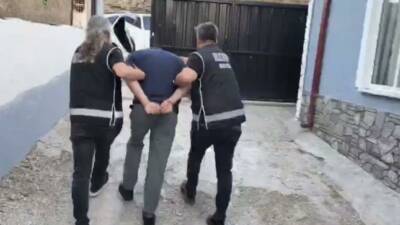 Bursa'nın İznik ilçesinde tefecilik yaptığı belirlenen şüphelilere yönelik şafak operasyonunda
