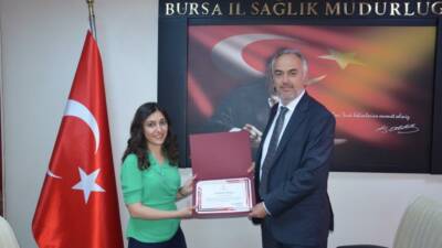 Bursa İl Sağlık Müdürü Uzm. Dr. Mustafa Çetin, anne ve