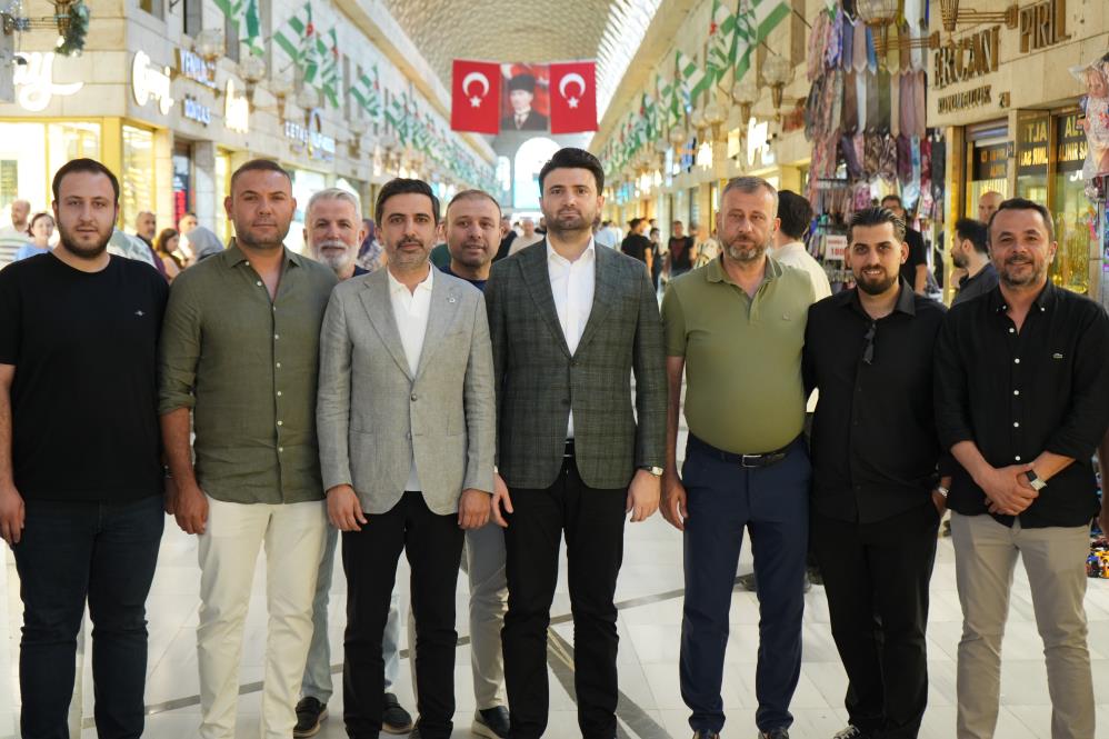 Bursaspor Başkanı Çelik 'Süper' mesajı Kapalıçarşı'da verdi 5 aw74235206