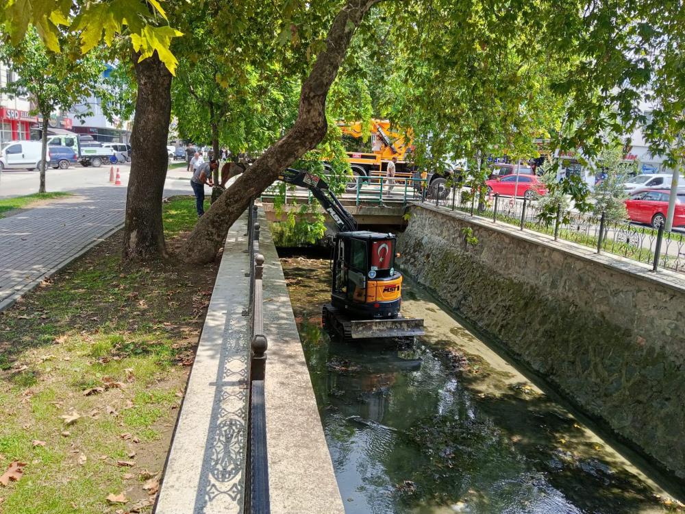 Bursa'nın turistik ilçesinde derelerde temizlik 1 aw74322201