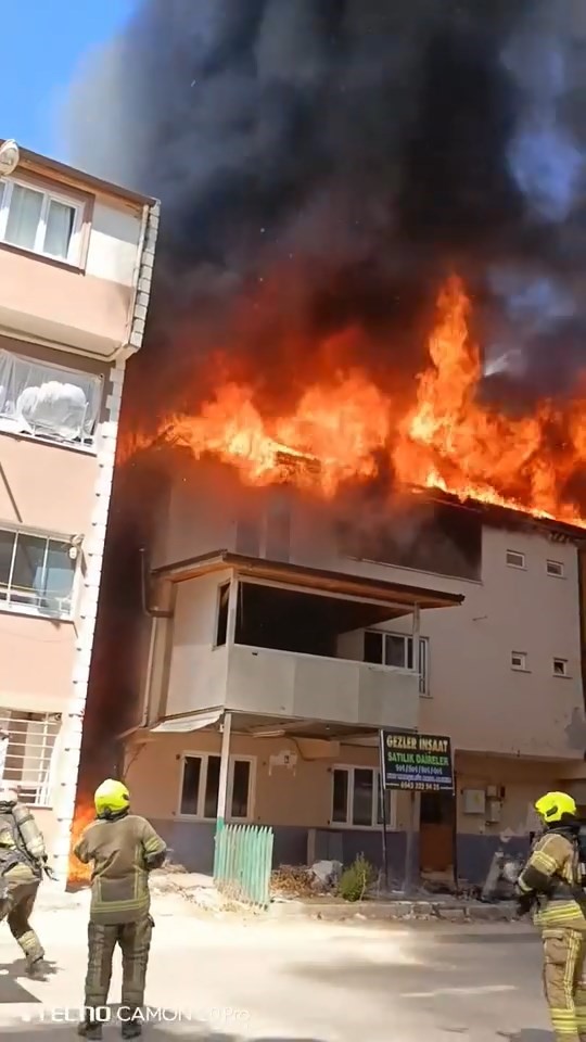 Bursa’da panik anları! alevlere teslim oldu 2 aw74522101
