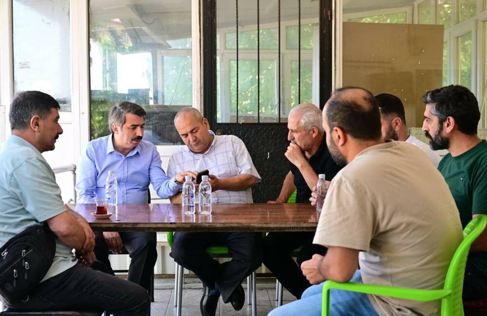 Yıldırım Belediye Başkanı Oktay Yılmaz, Teleferik Mahallesi’nde esnafla bir araya