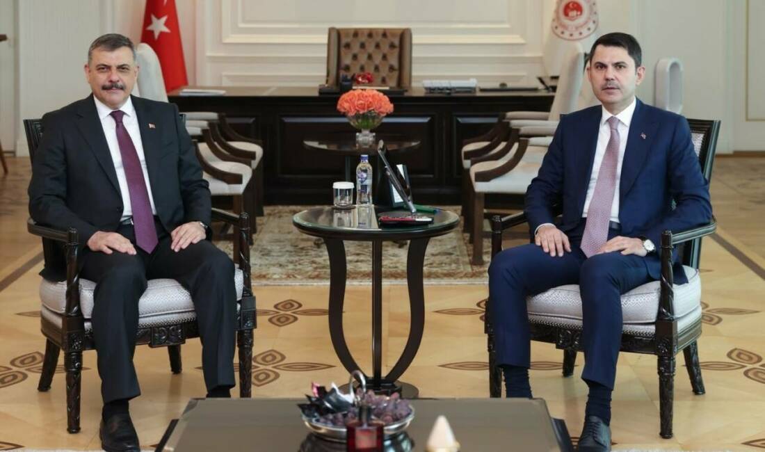 Bakan Çiftçi’den Bakan Kurum’a ziyaret İçişleri Bakanı Mustafa Çiftçi, Çevre, Şehircilik ve İklim Değişikliği Bakanı