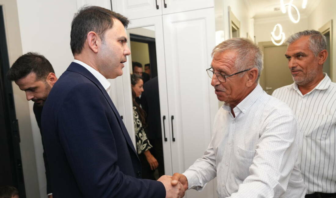 Bakan Kurum’dan depremzede Yusuf ve dedesine ziyaret Çevre, Şehircilik ve İklim Değişikliği Bakanı Murat Kurum, Kahramanmaraş merkezli