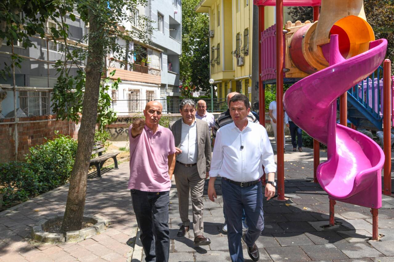 Başkan Aydın mahalle mahalle geziyor! Vatandaşın talebini yerinde dinledi 3 Başkan Aydın, Başaran Mahallesi'nde vatandaşlarla buluştu