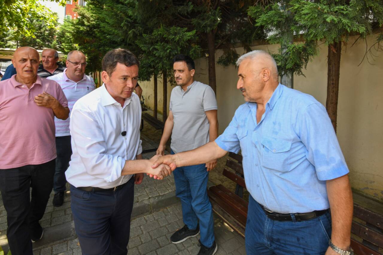 Başkan Aydın mahalle mahalle geziyor! Vatandaşın talebini yerinde dinledi 4 Başkan Aydın, Başaran Mahallesi'nde vatandaşlarla buluştu