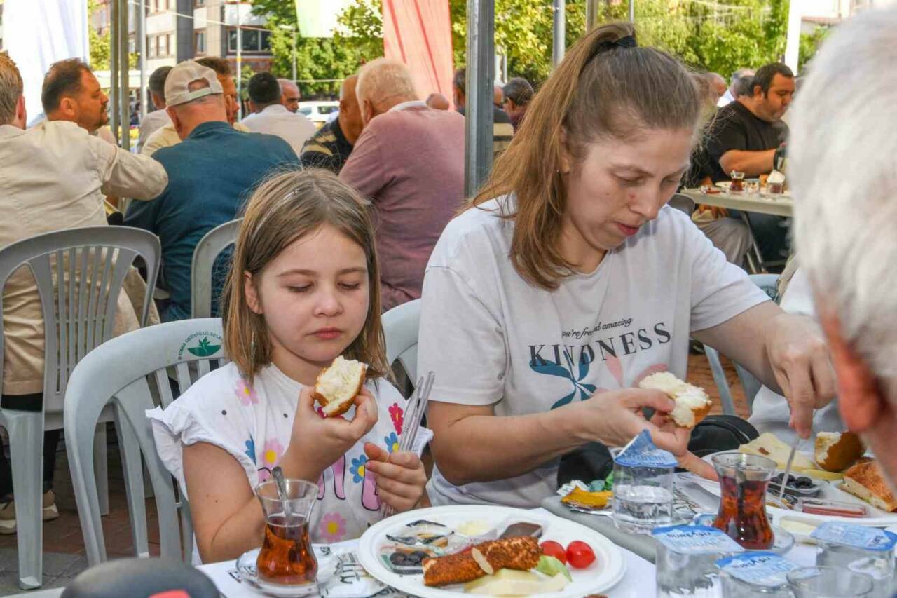 Başkan Aydın’dan 136 mahalle için eşit hizmet vurgusu 5 baskan aydindan 136 mahalle icin esit hizmet vurgusu 9dbcf2476260