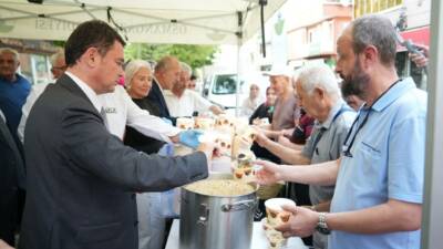 Osmangazi Belediye Başkanı Erkan Aydın, Küplüpınar Mahallesi sakinleriyle bir araya