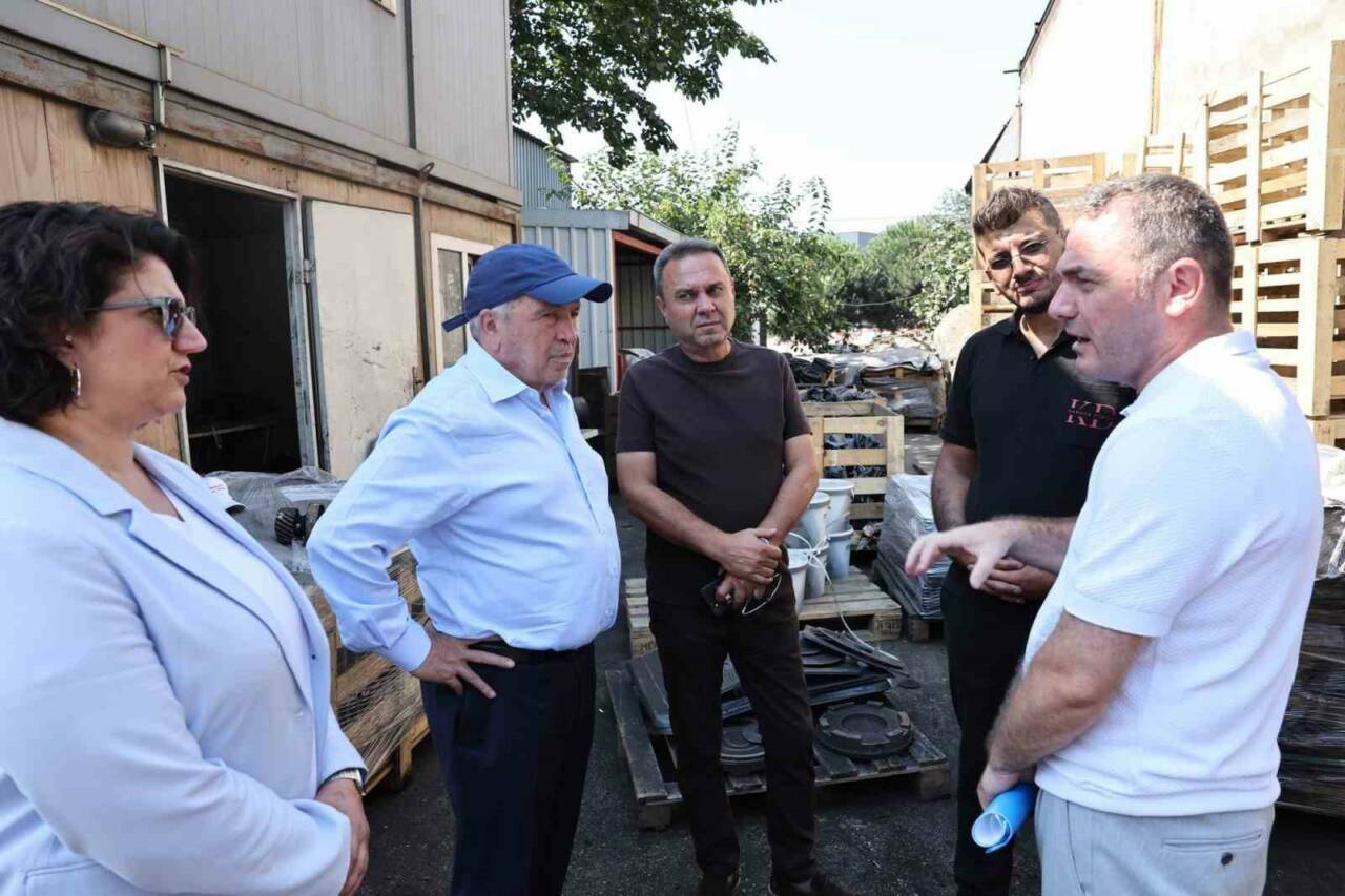 baskan sadi ozdemir mahallelerdeki sorunlari yerinde inceledi f70840cbf63f