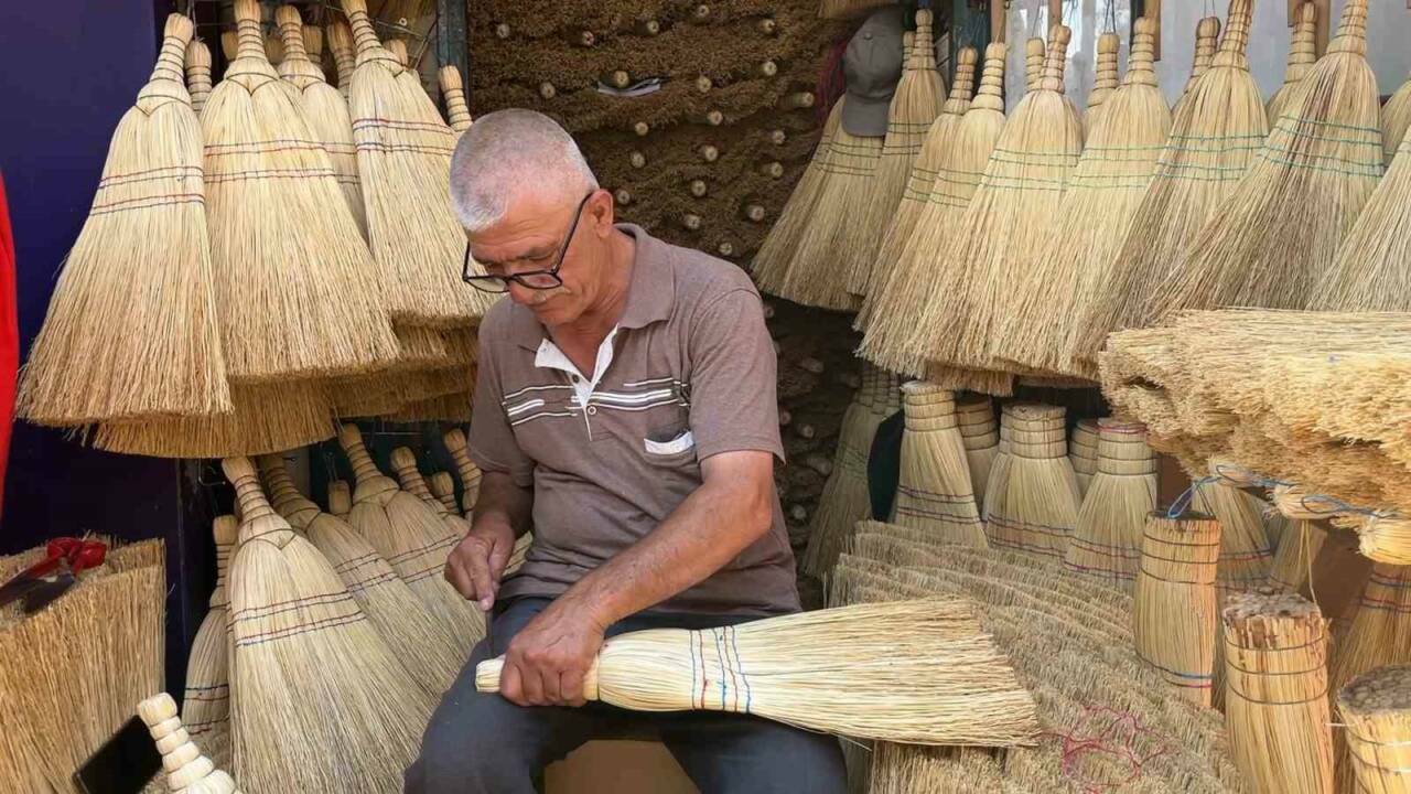 Bir zamanların vazgeçilmeziydi! Şimdi Bursa'da sadece bir ustası kaldı 1 bir zamanlarin vazgecilmeziydi simdi bursada sadece bir ustasi kaldi 28f935ce945e
