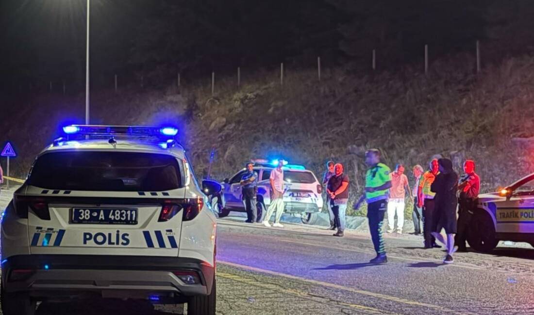 Bisikletten düşen belediye özel kalem müdürü yaşamını yitirdi Kayseri'de bisikletten düşen Melikgazi Belediyesi Özel Kalem Müdürü Mustafa Tümgüç,