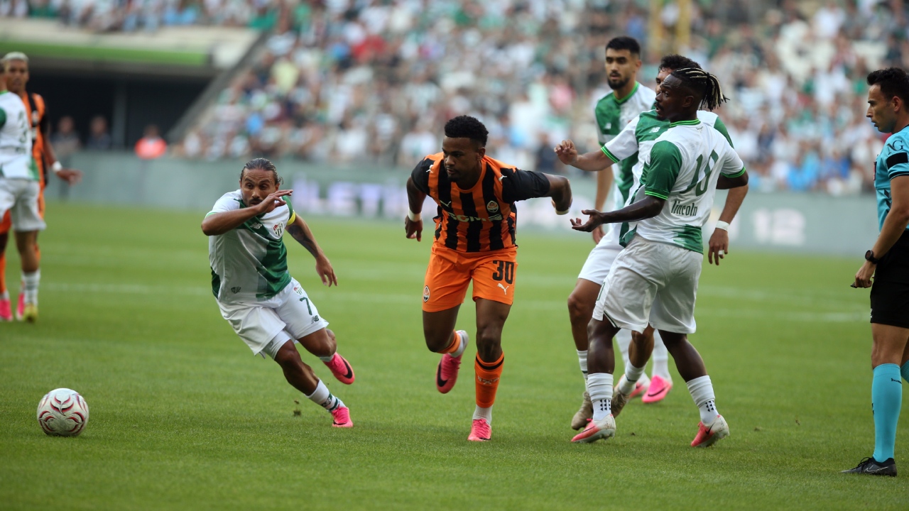 Bursaspor, Atatürk Spor Kompleksi Matlı Stadyumu'nda 36 bin 740 taraftarın