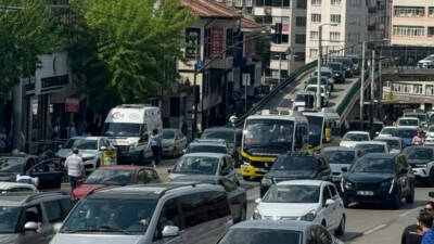 Bursa'da bugün 38.Altın Karagöz Halk Dansları yarışması korteji kapsamında bazı