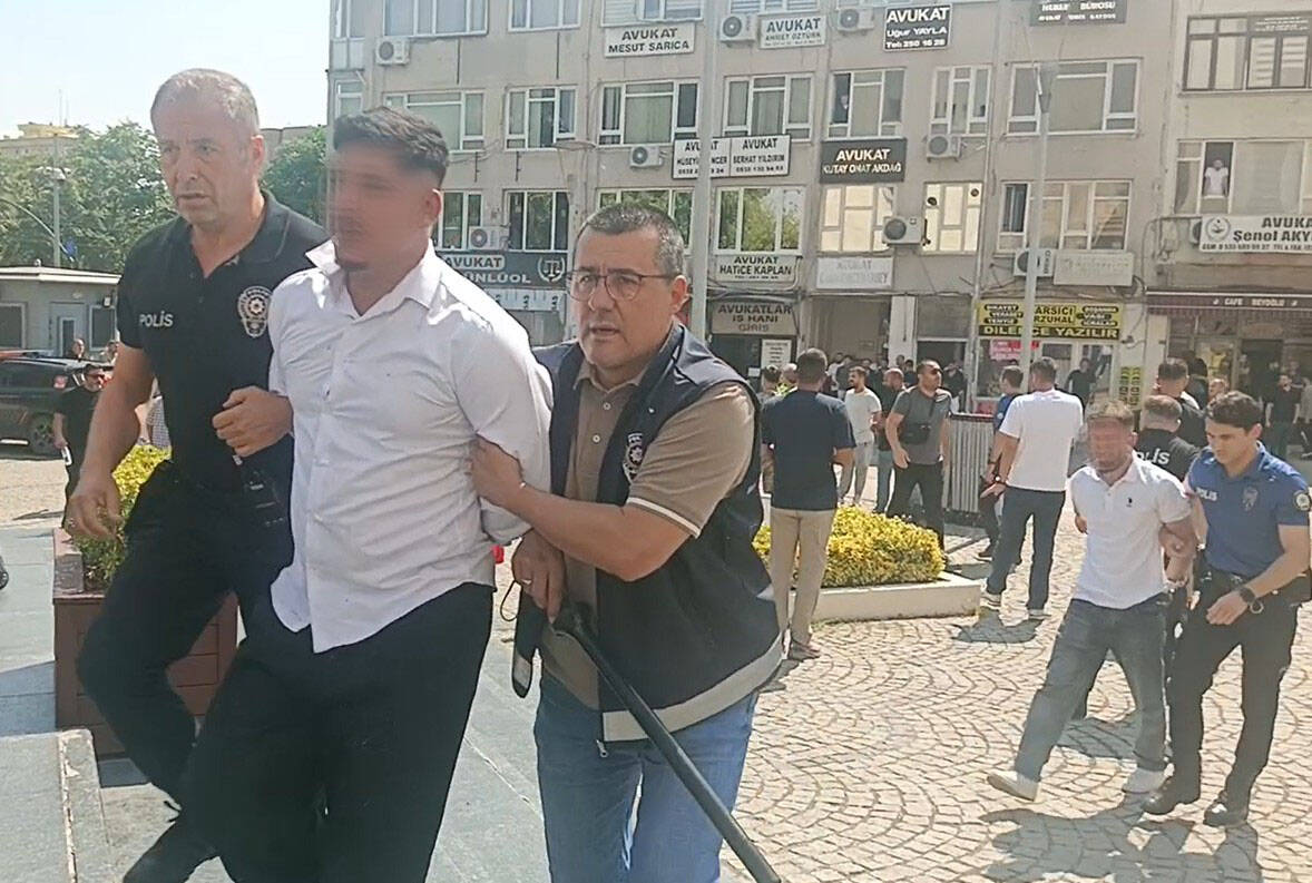 bursa adliyesinde ortalik karisti 1i polis 3 yarali 5 gozalti 0b497c054718