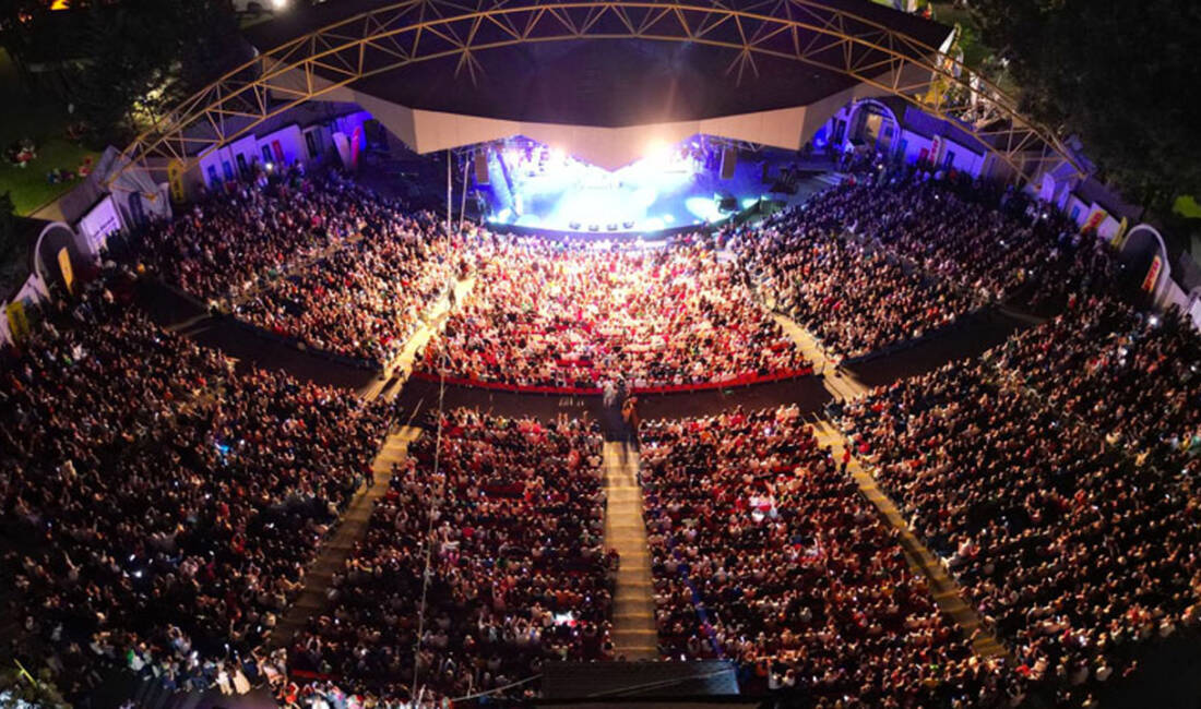Bursa’da 21 gün sürecek festival coşkusu başlıyor! İşte sahne alacak isimler… Uluslararası Bursa Festivali’nin 64’üncüsü, 21 Temmuz Salı günü dünyaca ünlü