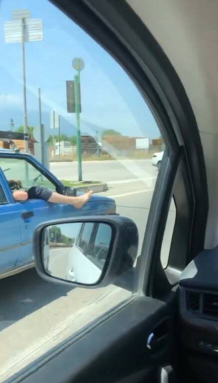Bursa trafiğinde ilginç anlar! Görenler hayrete düştü... 2 bursa trafiginde ilginc anlar gorenler hayret etti 4d218e8b2081