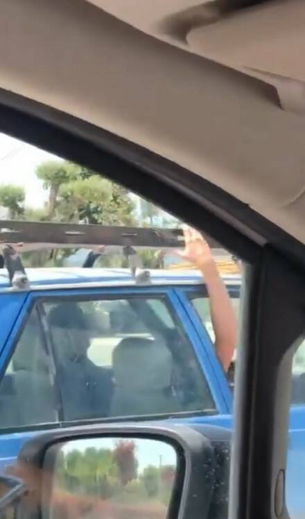 Bursa trafiğinde ilginç anlar! Görenler hayrete düştü... 1 bursa trafiginde ilginc anlar gorenler hayret etti e7ffb8323aee