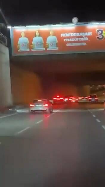 Bursa trafiğinde makas dehşeti 4 bursa trafiginde makas dehseti 09bc76a7edc9
