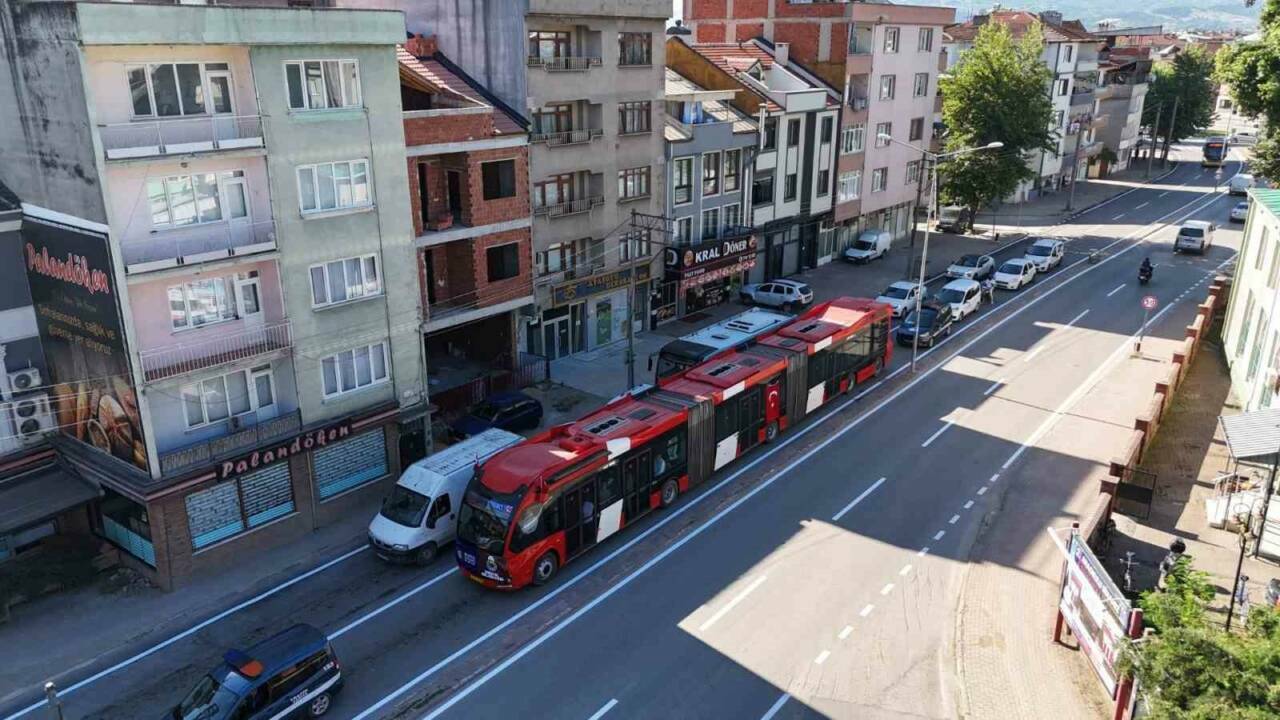 Bursa ulaşımında yeni dönem: Metrobüs geldi! İşte ilk görüntüler... 1 bursa ulasiminda yeni donem metrobus geldi iste goruntuler b54dc0c1a956