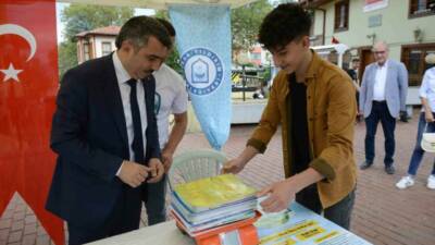 Yıldırım Belediyesi’nini ‘Emektar Kitaplarınız Nakite Dönüşüyor’ kampanyasına vatandaşlar yoğun ilgi