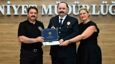 Bursa İl Emniyet Müdürlüğü’nde bir üst rütbeye terfi eden 105