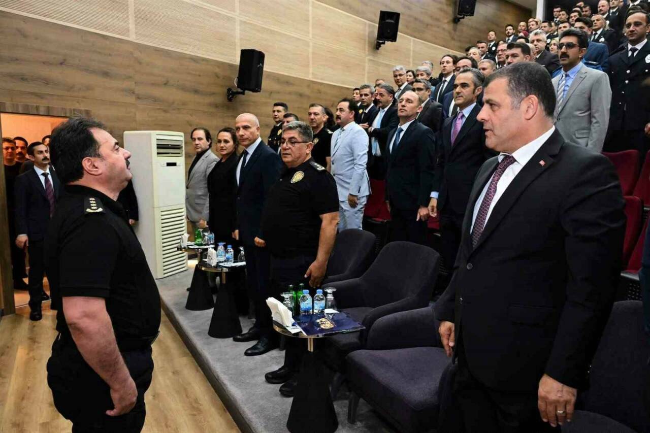 Bursa’da 105 emniyet personeli terfi etti 3 bursada 105 emniyet personeli terfi etti a1f95f7cf3db