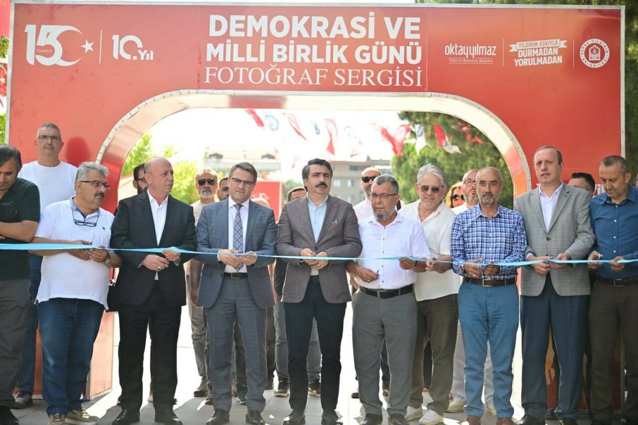 bursada 15 temmuza ozel fotograf sergisi 7753fdb7f848