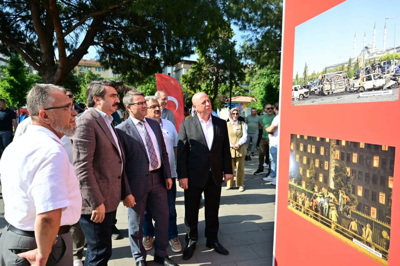 Bursa'da 15 Temmuz'a özel fotoğraf sergisi 5 bursada 15 temmuza ozel fotograf sergisi b9863ccac46d