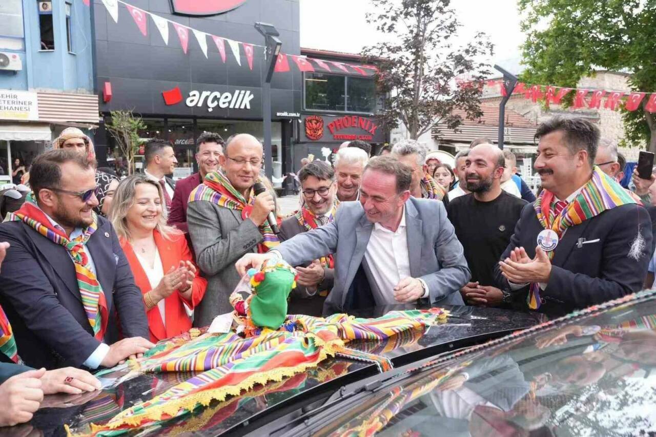 bursada 700 yillik tarihi sevda yeniden hayat buldu f3dc21ad6bfb