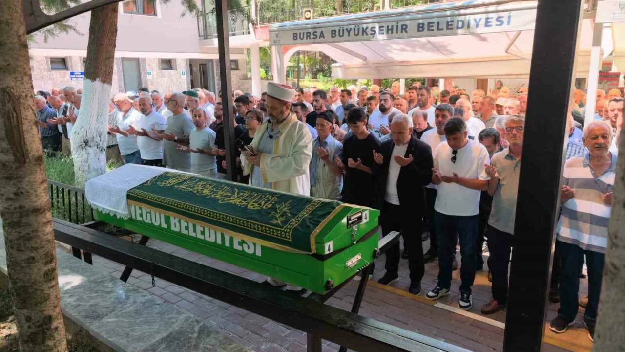 bursada aci veda genc uzman cavus gozyaslariyla ugurladi 8445aa19b622