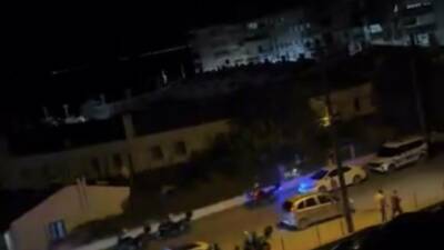 Bursa’da iki aile arasında çıkan kavga adeta meydan muharebesine döndü.