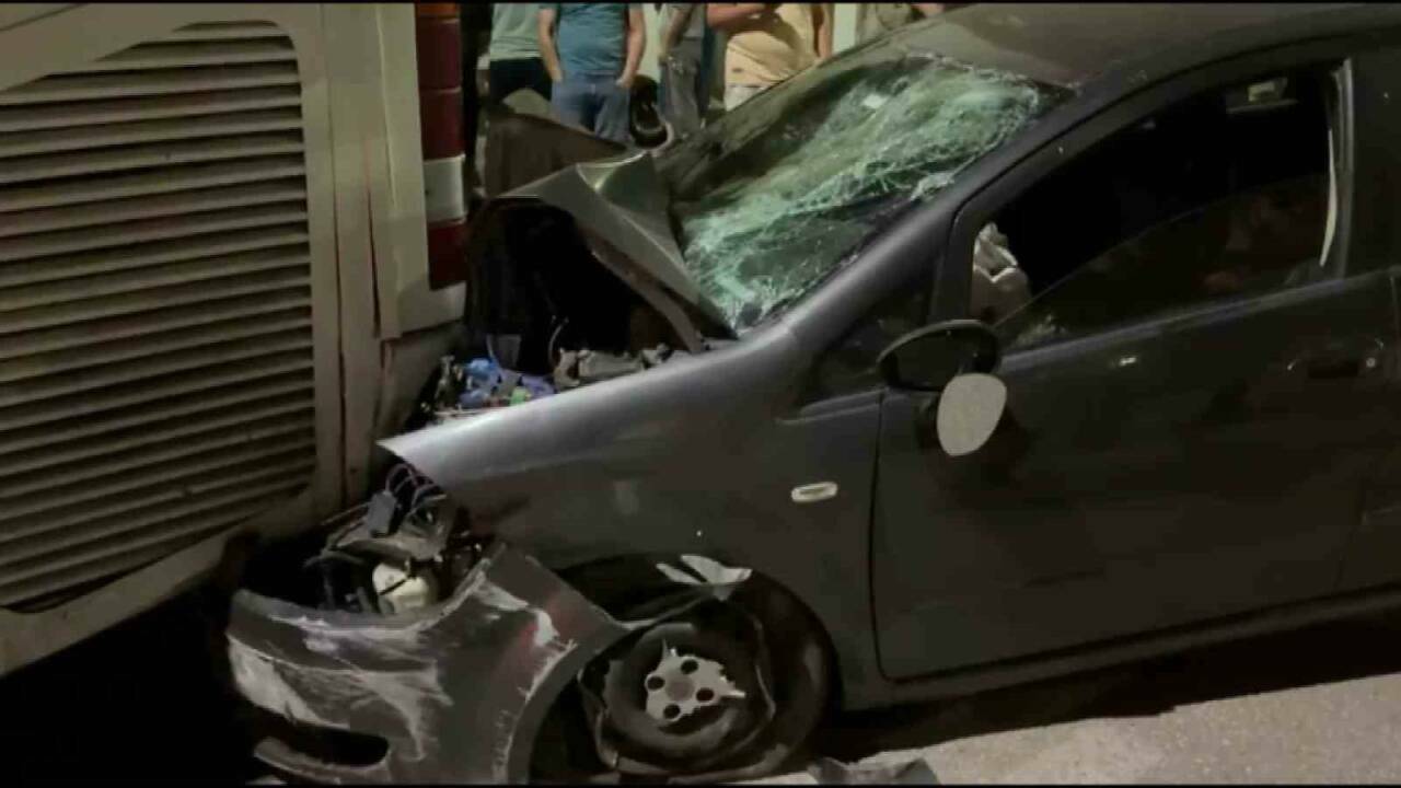 Bursa'da alkollü sürücü dehşeti: Önce duvara sonra otobüse çarptı 4 bursada alkollu surucu dehseti once duvara sonra otobuse carpti 76118d43fa59