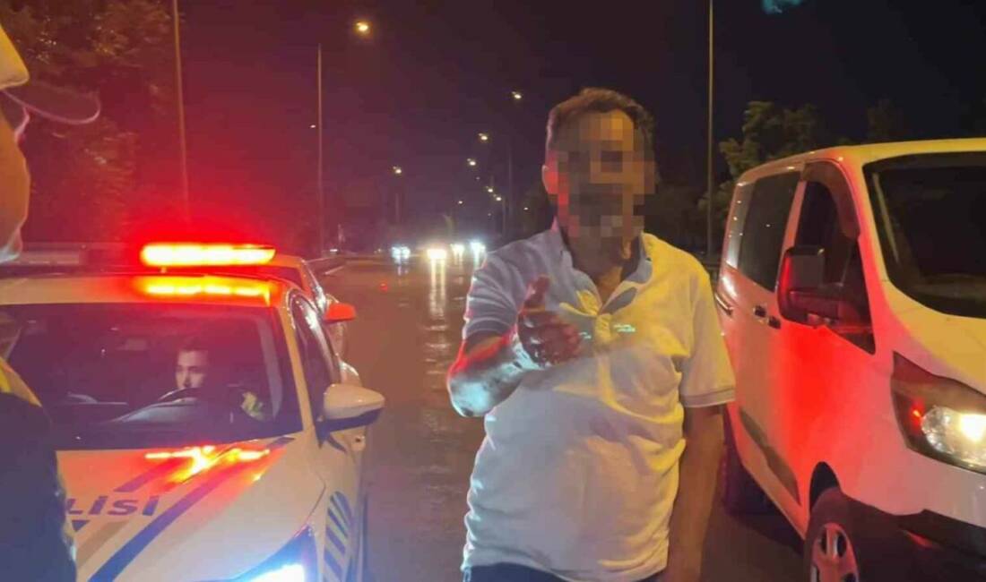 Bursa’da alkollü sürücü kabusu: Küfretti, tükürdü… Bursa’da alkol denetimini görünce yavaşlayan ticari araç sürücüsü, yapılan kontrolde
