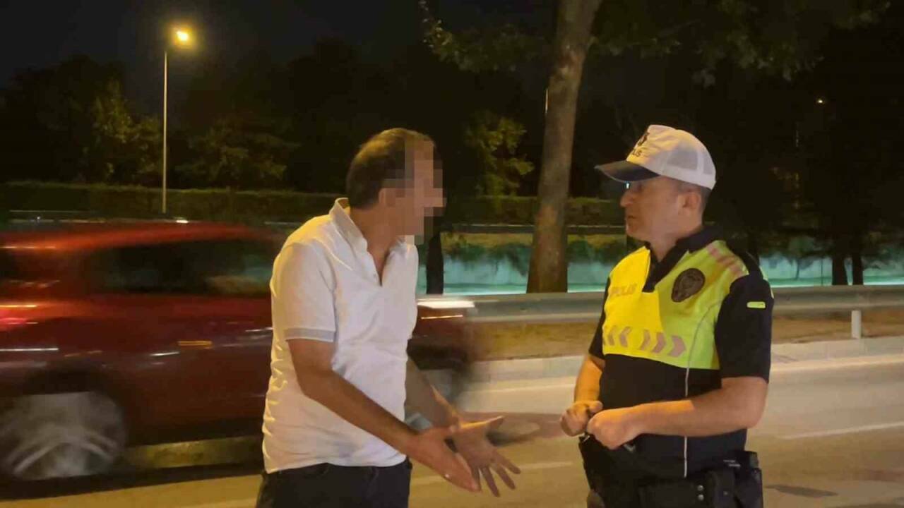 Bursa'da alkollü sürücü kabusu: Küfretti, tükürdü... 5 bursada alkollu surucu kabusu kufretti tukurdu ac50ee3c8f6b