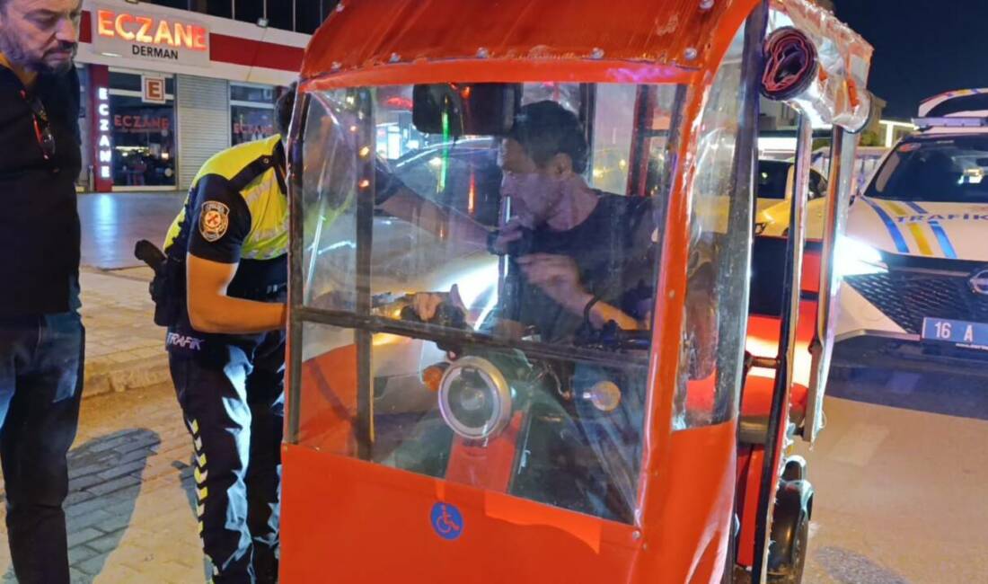 Bursa’da alkolmetreyi üflemeyi reddetti, cezayı yedi Bursa'nın İnegöl ilçesinde polis denetiminde alkolmetreyi üflemeyi reddeden, ehliyetsiz ve