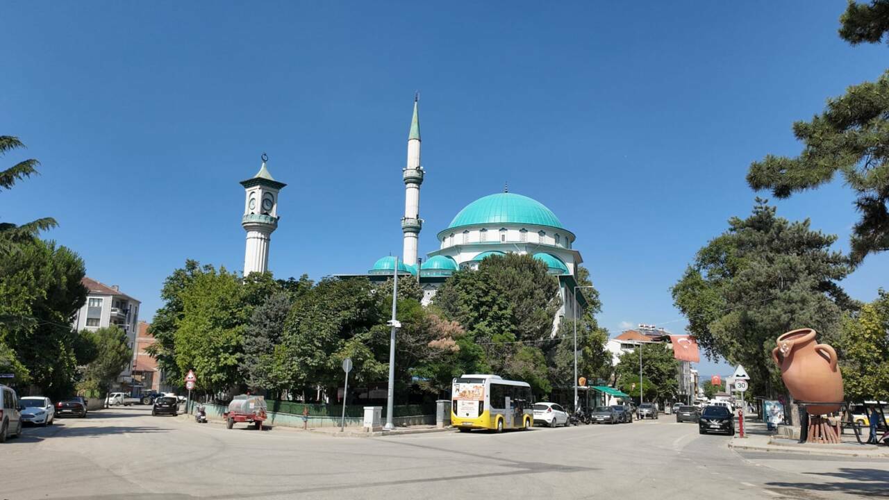 Bursa'da asırlık minareyi görenler bir daha bakıyor 4 bursada asirlik minareyi gorenler bir daha bakiyor 8580f4f539f1